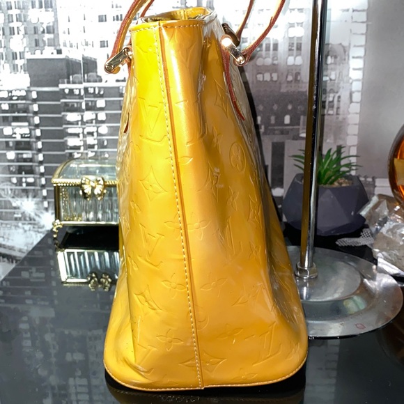 Authentic Louis Vuitton Vernis Shoulder Bag - Picture 17 of 17